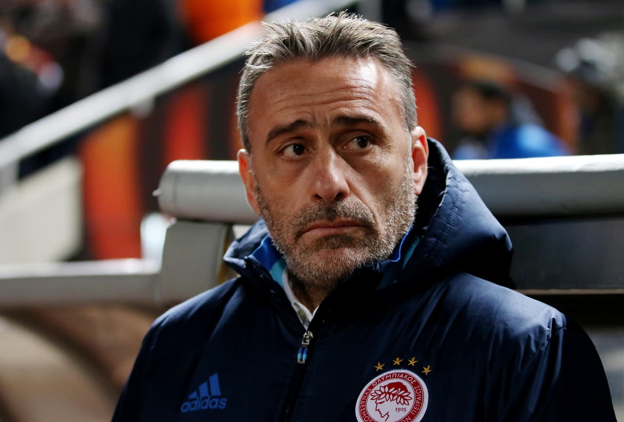 Bento deja el cargo como líder en la Superleague griega y con siete puntos de ventaja sobre el segundo.