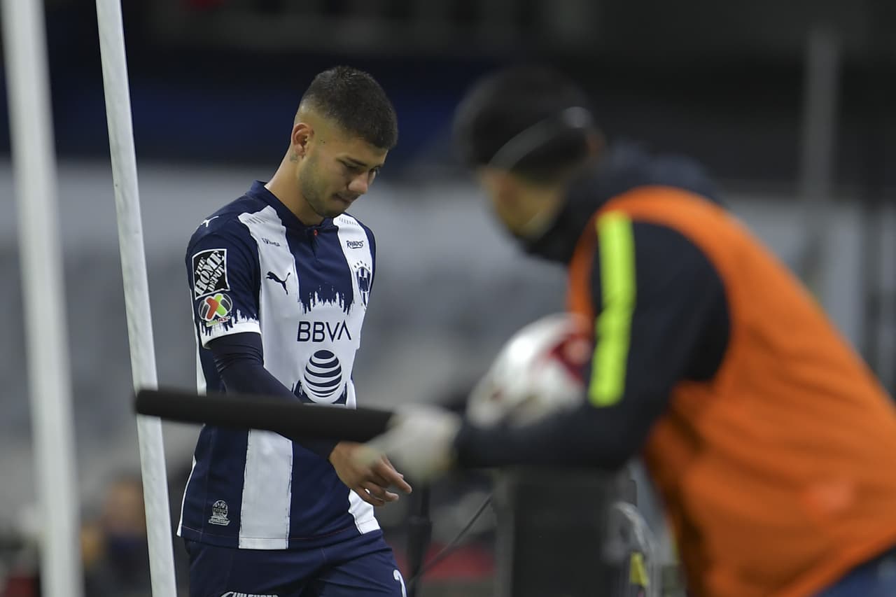 Shayr Mohamed es el debutante que más rápido ha visto la roja