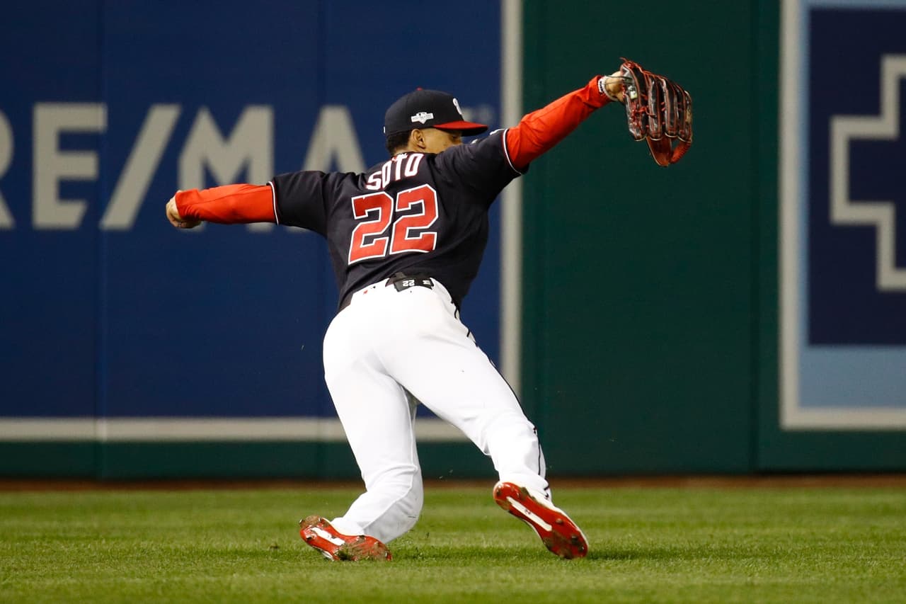 Los Nationals lucen dominantes y aplastan 8-1 a los Cardinals para enfilarse a la Serie Mundial.