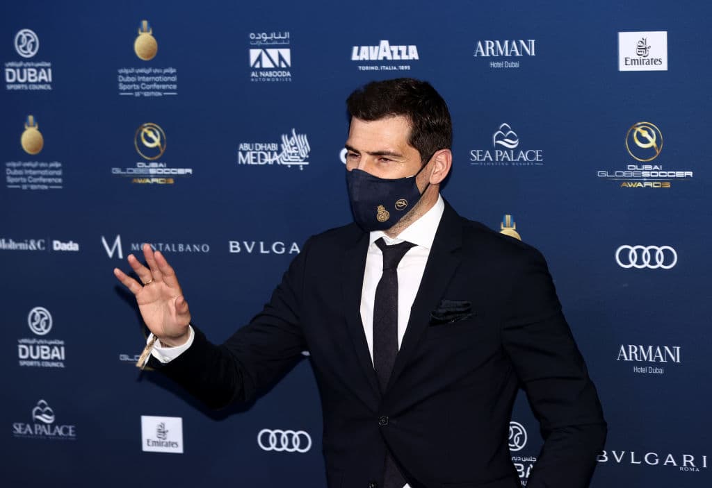 Uno de los mejores porteros en la historia del futbol dijo adiós a su deporte favorito luego de haber conquistado absolutamente todo lo que un jugador puede español puede ganar.