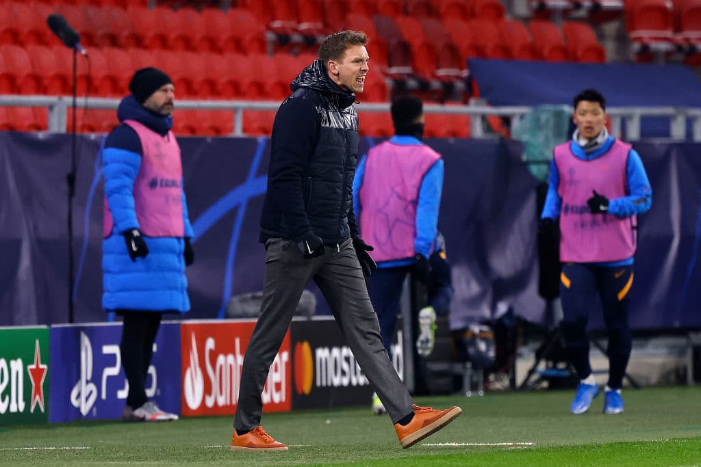 Con goles de Sadio Mané (57') y Mohamed Salah (53'), el Liverpool vence 2-0 al Red Bull Leipzig en el Puskas Arena, durante el juego de ida de los Octavos de Final de la UEFA Champions League. El equipo inglés se lleva la ventaja en este partido.