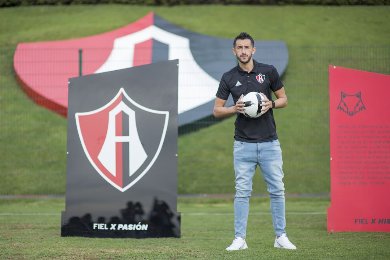 Camilo Vargas (Atlas) El guardameta Colombiano viste la playera rojinegra para este torneo de Apertura 2019.
<br>