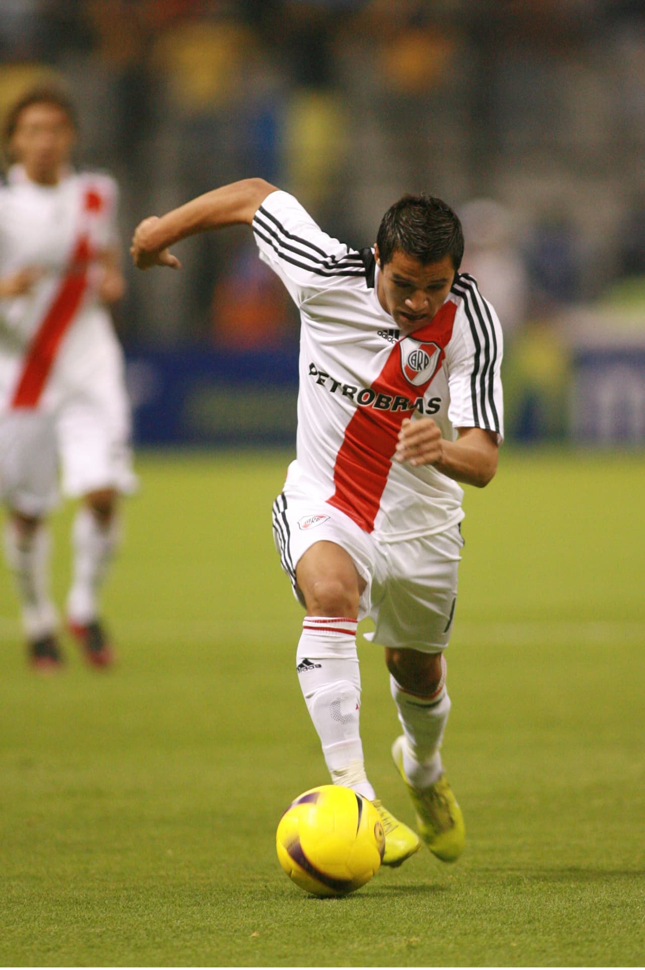 En River Plate también jugaba cedido por el Udinese de Italia el chileno Alexis Sánchez.