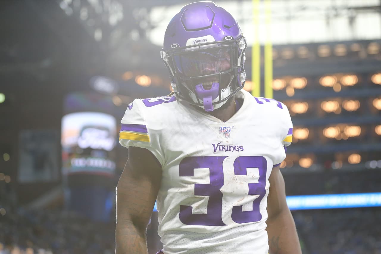 Kirk Cousins lanza 337 yardas y cuatro pases para tochdown. Los Vikings ganan 42-30 a los Detroit Lions.