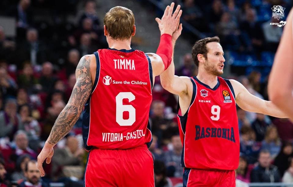 Baskonia (España) - Marcelo Huertas, Patricio Garino, Darrun Hilliard y Tornike Shengelia.