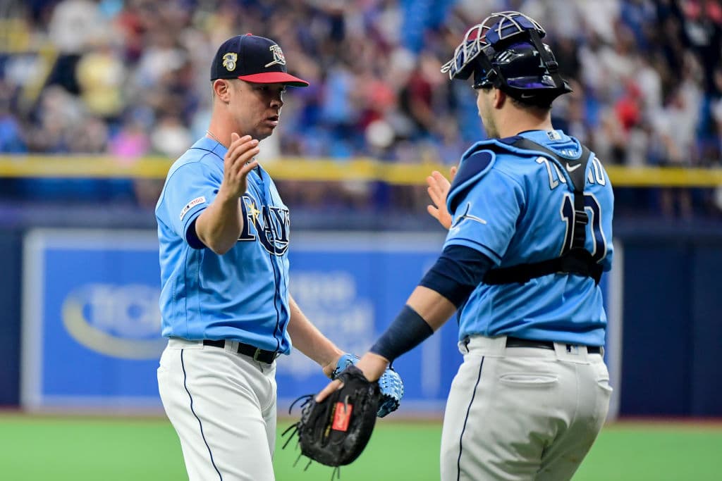 Emilio Pagán, el cuarto relevista que usó Tampa Bay en el juego, lanzó en la novena entrada para lograr su quinto rescate.