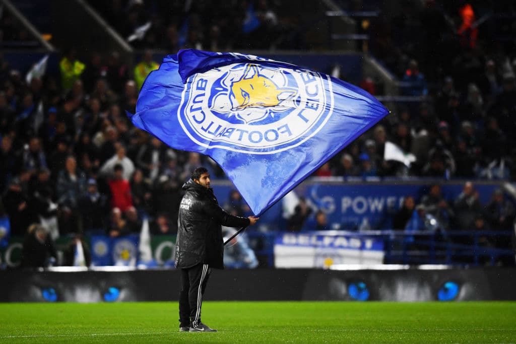 El Leicester City empata 1-1 con el Aston Villa; Guilbert abrió el marcador para la visita, Iheanacho igualó la ida de la semifinal de la Carabao Cup.