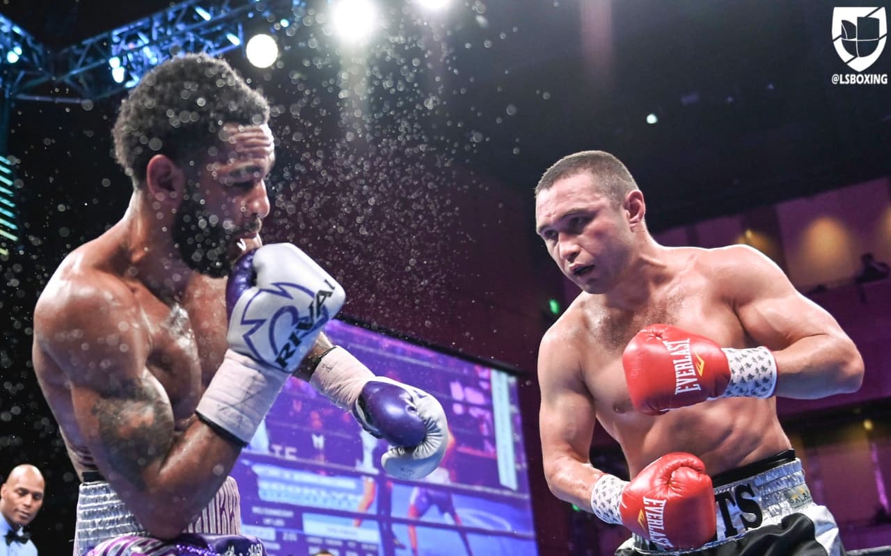 Lamont Peterson y Sergey Lipinets se batieron en el MGM National Harbor para el agrado del público. El poder del ruso fue demasiado para Peterson, quien tocó la lona en el décimo y fue rescatado por su esquina.