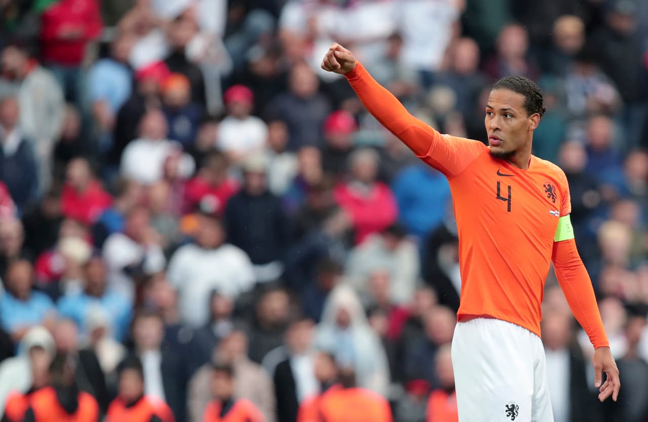 7.- Virgil Van Dijk (90)