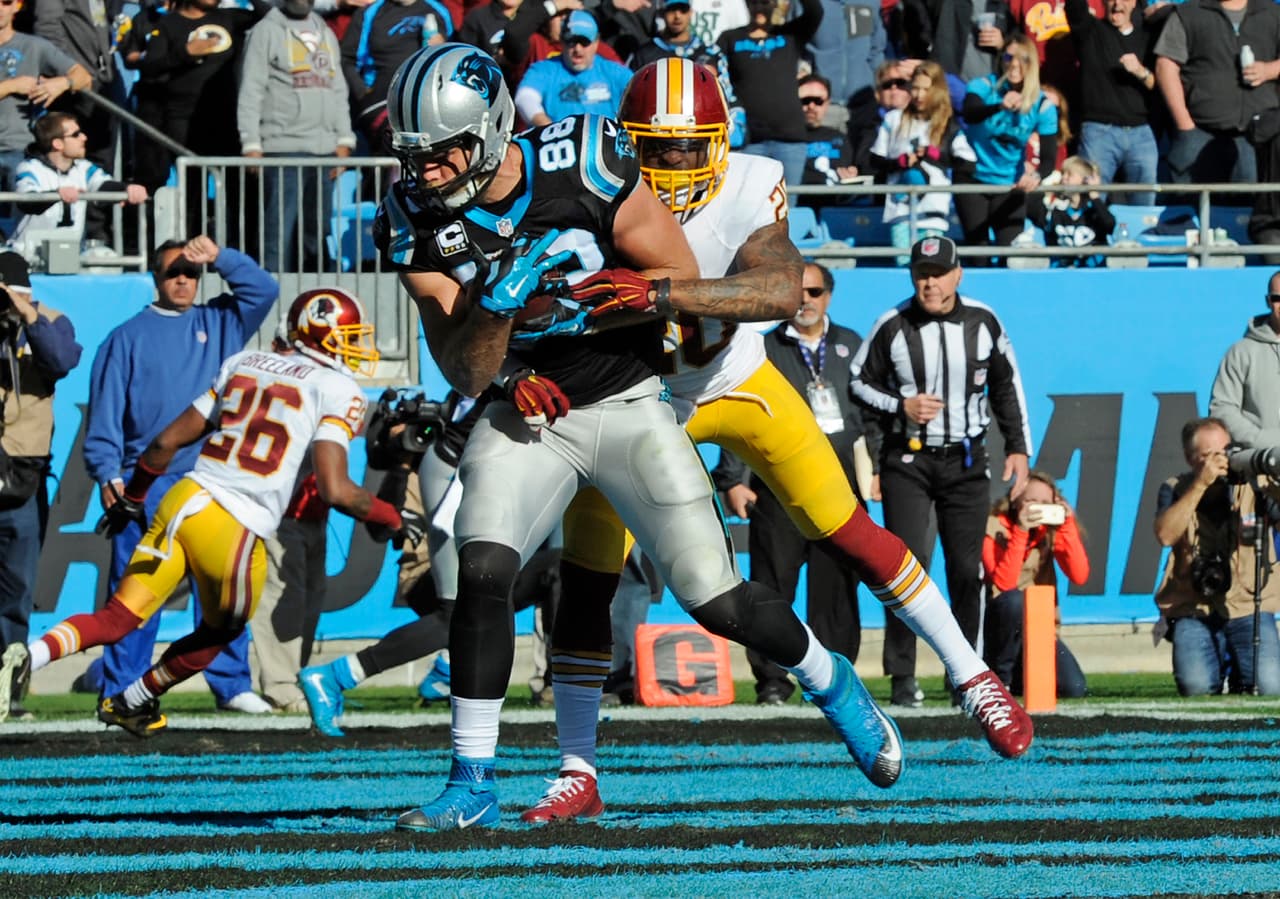 Cam Newton se lució con 5 pases de TD para que los Panthers mantuvieran su incontenible paso en la liga (10-0) al derrotar a los Redskins 44-16. Checa las mejores tomas del partido.
