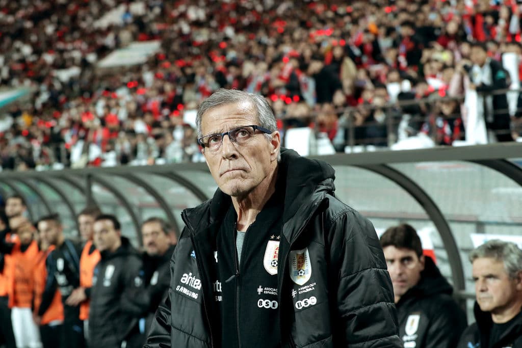 Coronavirus afecta a la AUF; Tabárez se queda sin empleo