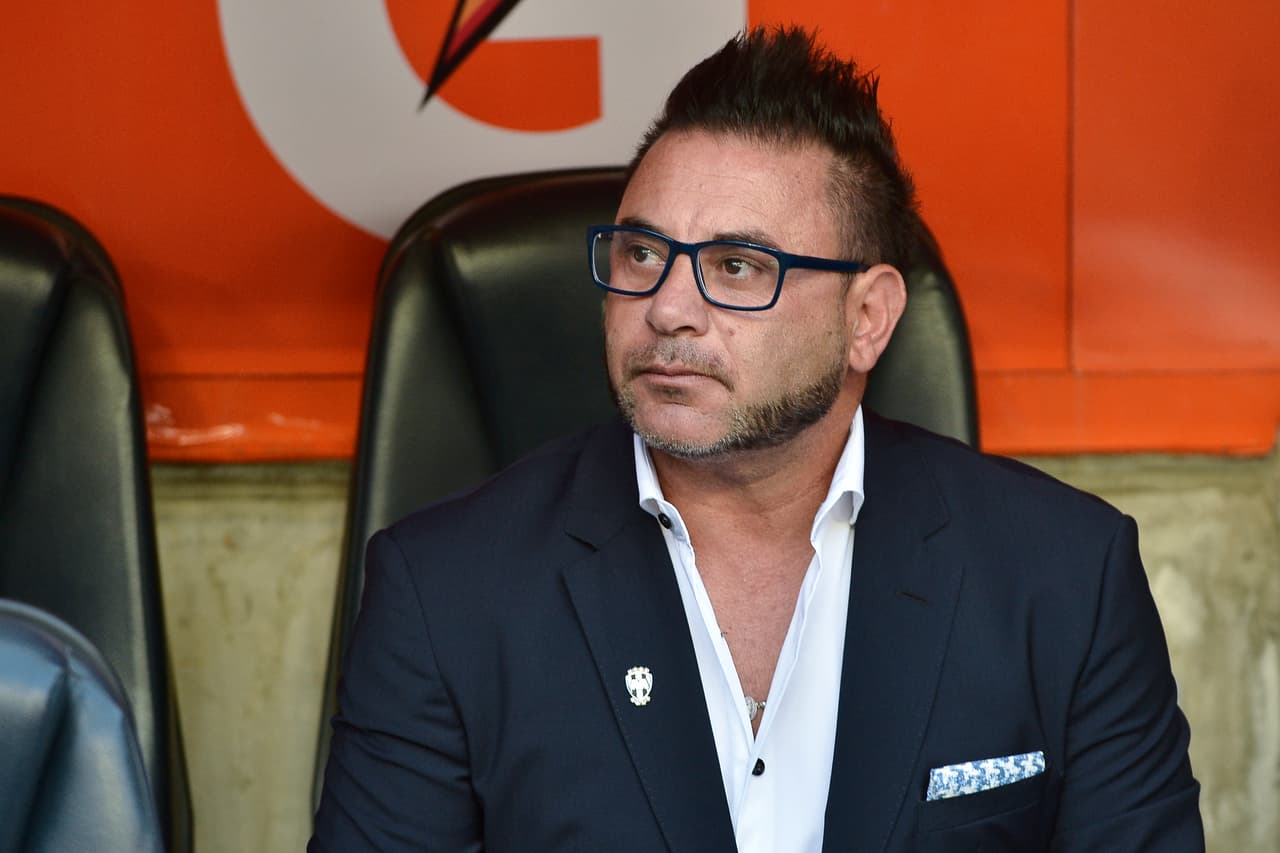 Monterrey hace oficial la salida de Antonio Mohamed