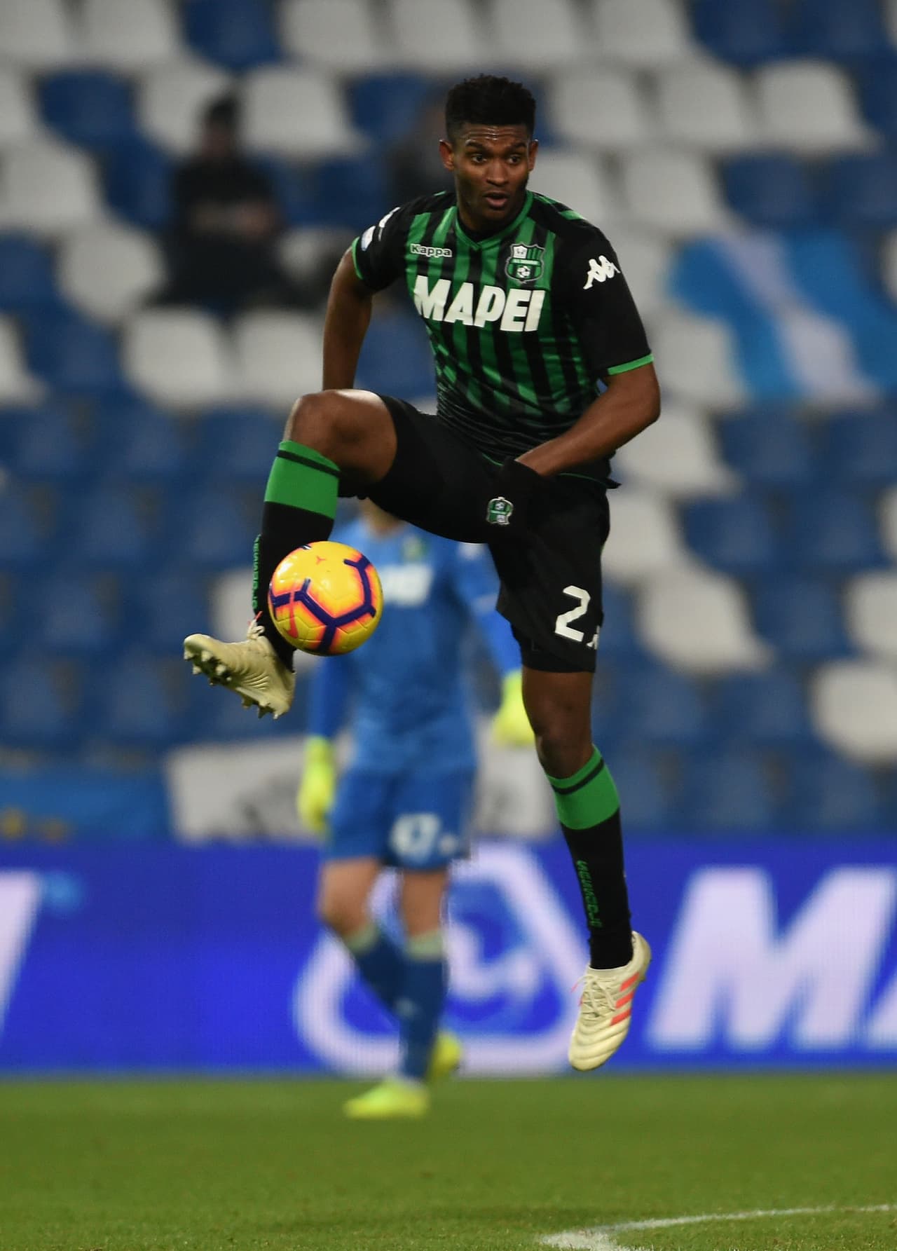 Fichó en 2018 por el Sassuolo por una ficha de seis millones de euros más bonos por rendimiento.