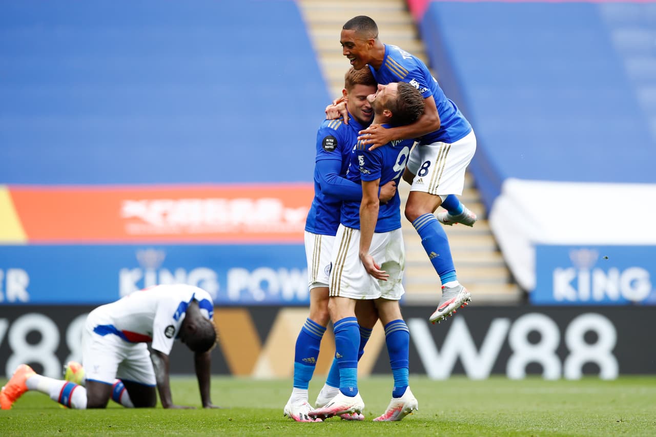 Leicester City 3-0 Crystal Palace | Kelechi Iheanacho (49’) abrió el marcador y Jamie Vardy (77’, 90+4) liquidó el encuentro con doblete.
