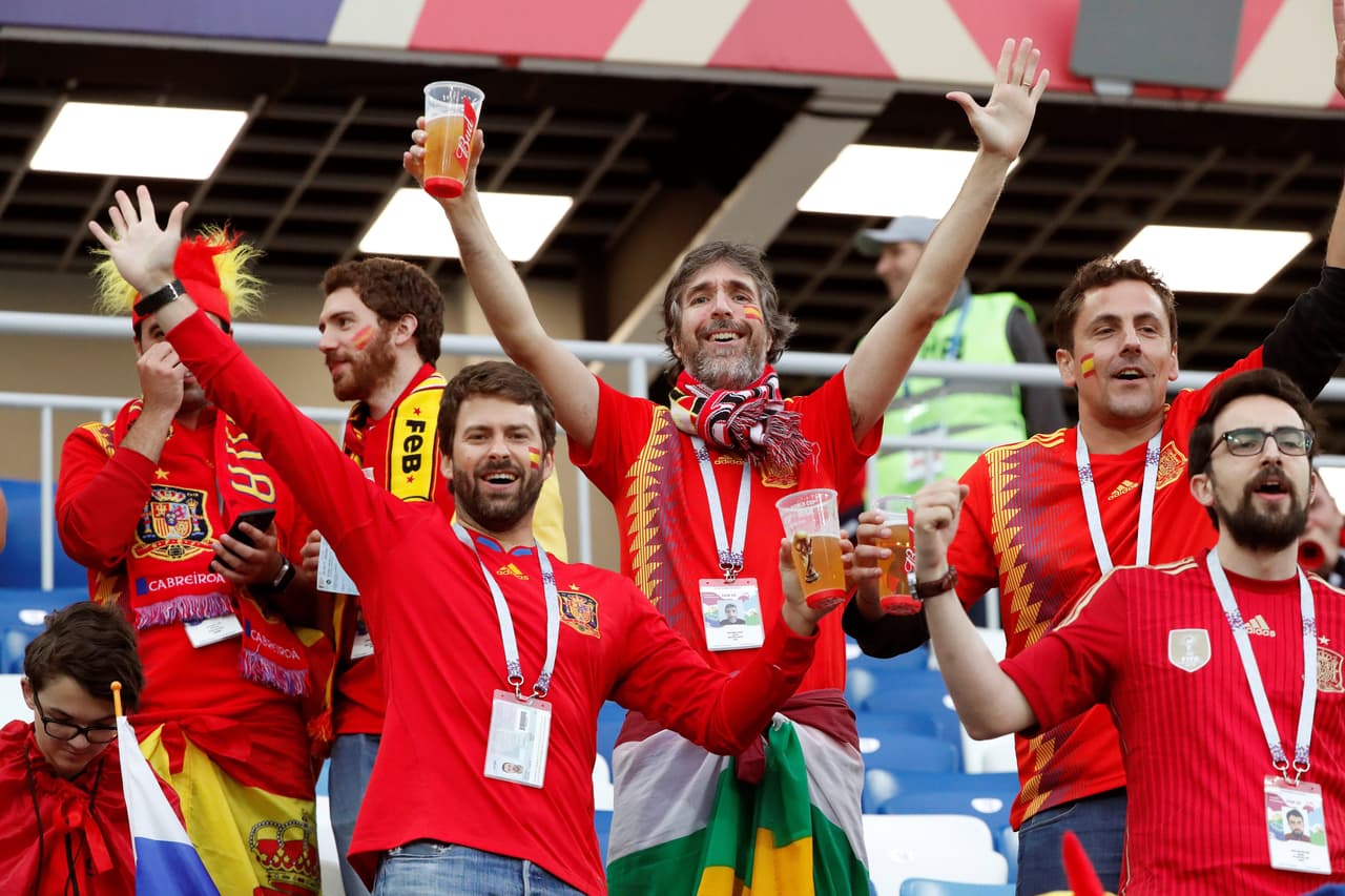 El duelo entre España y Marruecos mostró el lado más colorido y fraternal de los fanático en el último partido del grupo B para el Mundial de Rusia 2018.