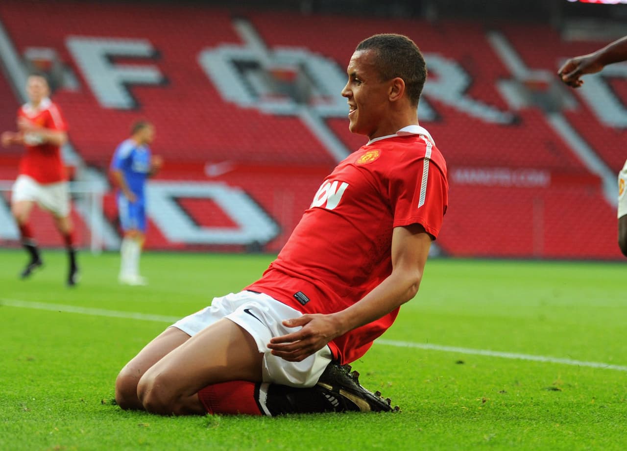 Ravel Morrison (Inglaterra) - Hizo las divisiones menores en el Manchester United, considerado en su momento como un jugador de las características de Paul Pogba. Pasó por el West Ham United, Birmingham, QPR, Cardiff y Atlas.