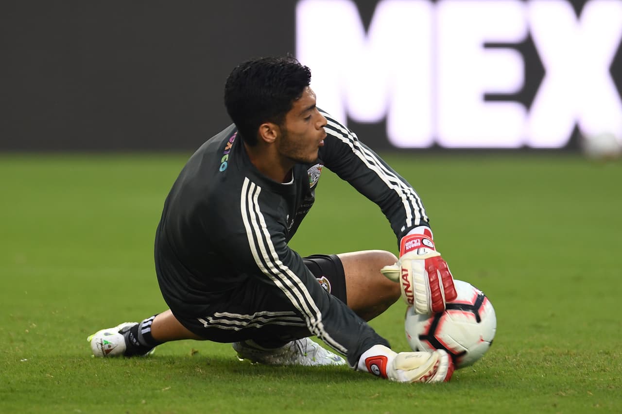 Jiménez, de quien el técnico afirmó en modo de broma que no se quiere ir aunque lo echaron, demostró que tiene cualidades no solo para hacer sino para detener los goles.