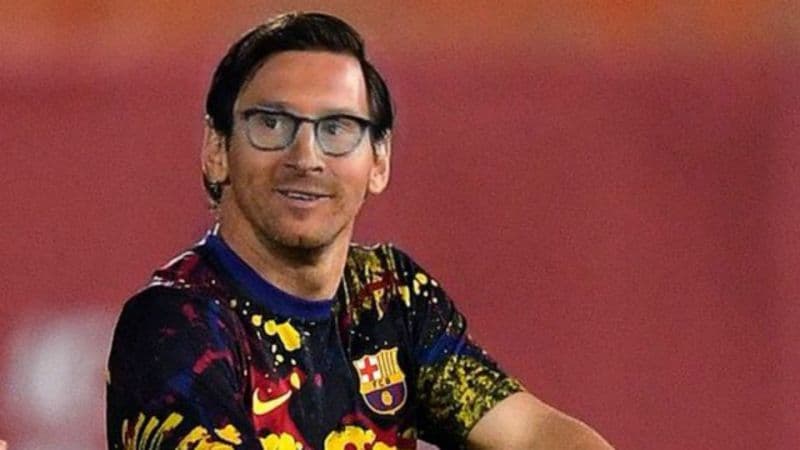 Messi rompe las redes sociales con su nuevo look, apareció sin barba y la gente enloqueció creando memes.