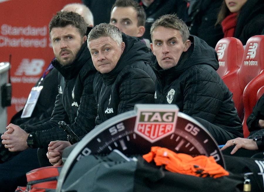 Liverpool se lleva el derbi de Inglaterra con goles de Virgil Van Dijk (14') y Mohamed Salah (93') ante el Manchester United. Liverpool sigue invicto y ya suma 39 partidos sin una derrota.