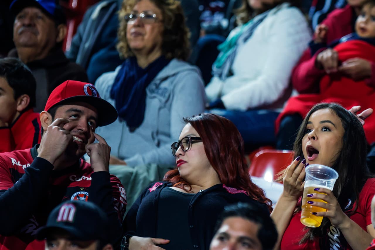 El colorido de la afición en la Jornada 17