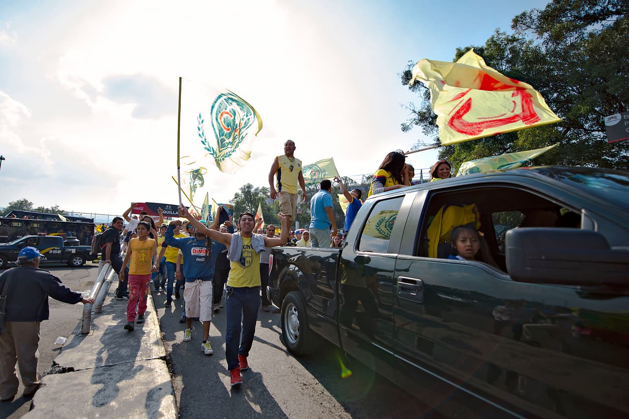 El colorido de la afición en la Jornada 17