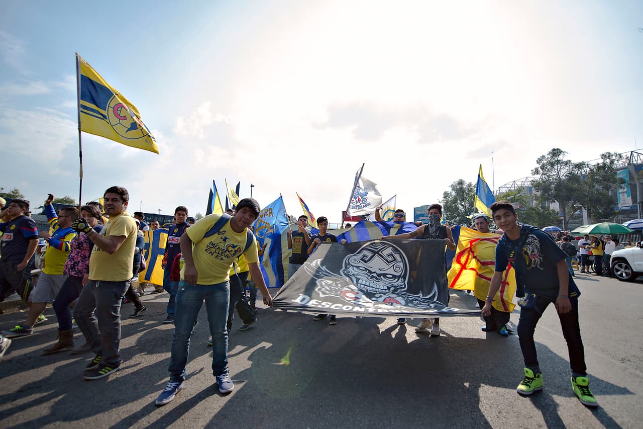 El colorido de la afición en la Jornada 17