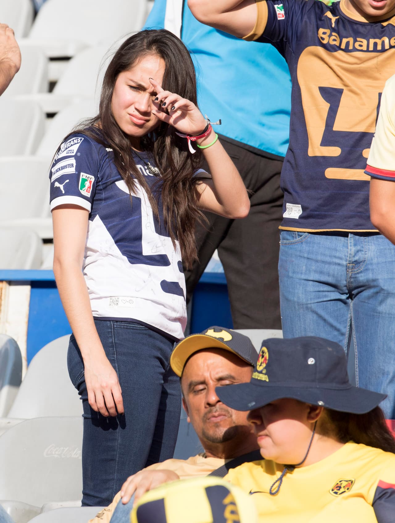 El colorido de la afición en la Jornada 17