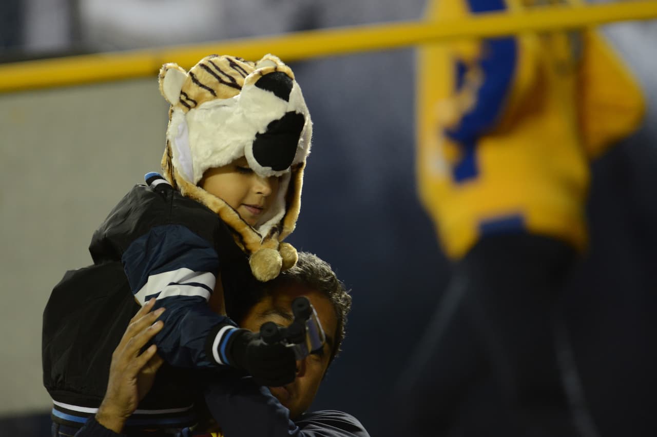 El colorido de la afición en la Jornada 17