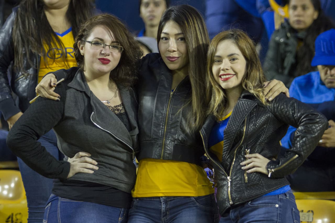 El colorido de la afición en la Jornada 17