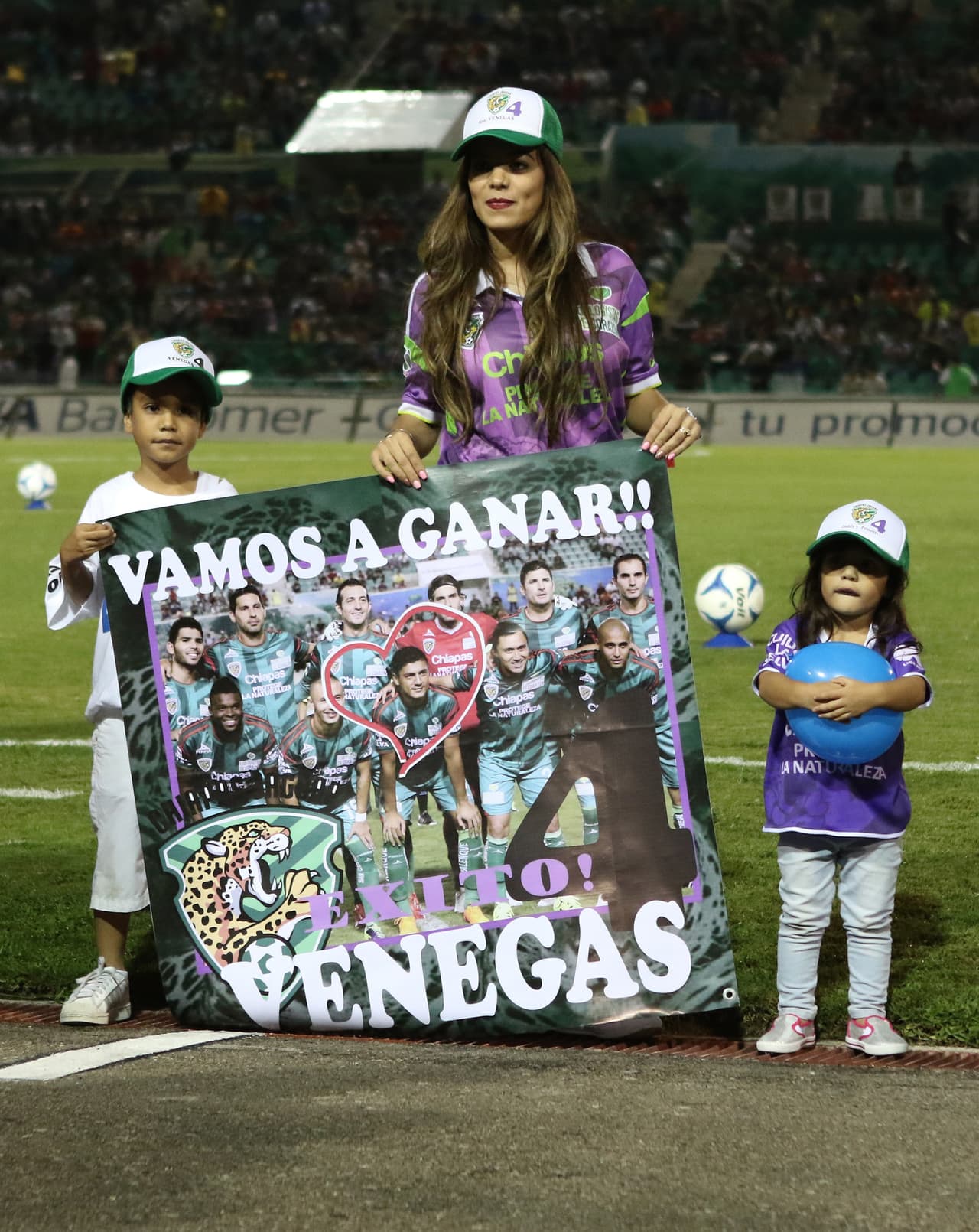 El colorido de la afición en la Jornada 17