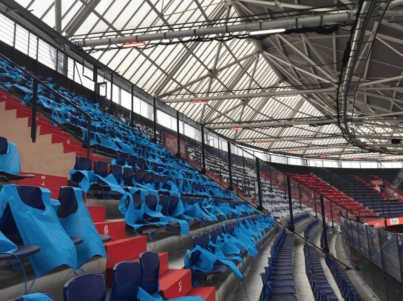 El Stadion Feijenoord contó con la presencia de más de 2.000 franceses, siendo este un récord en la UEFA de aficiones visitantes.