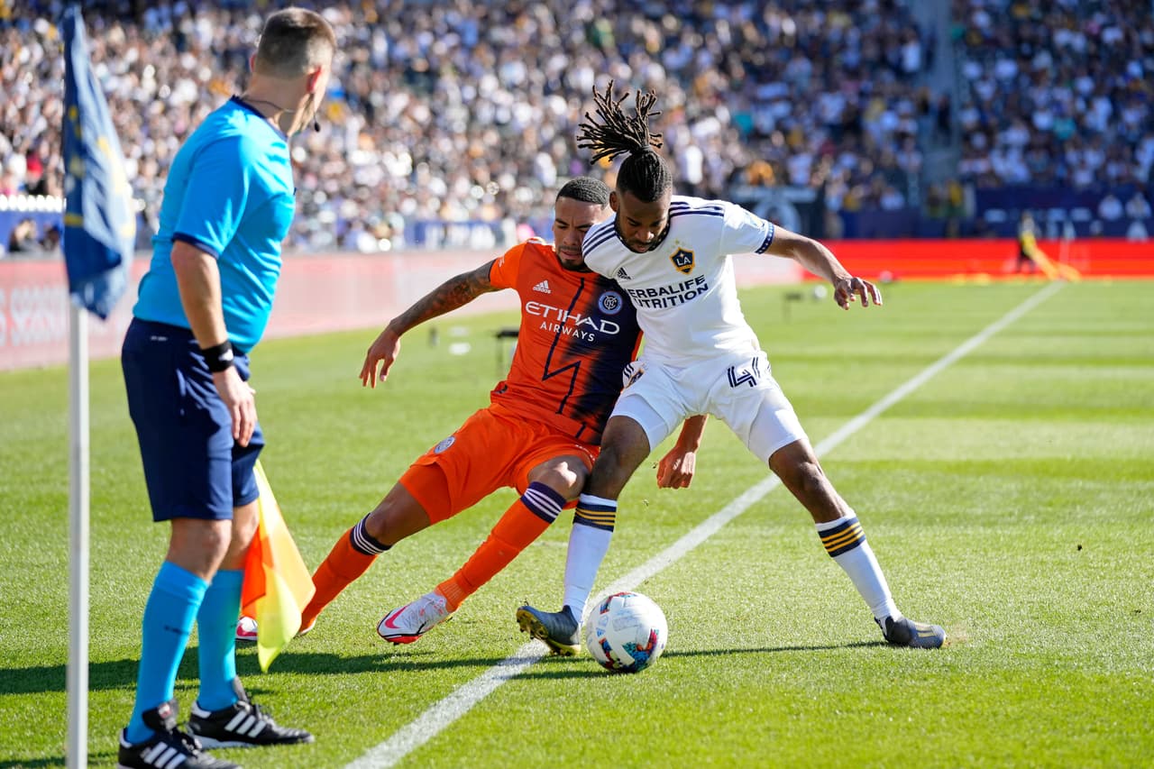 Raheem Edwards jugó como marcador de punta de LA Galaxy y sirvió la asistencia de la victoria por 1-0 sobre New York City FC.
<br>