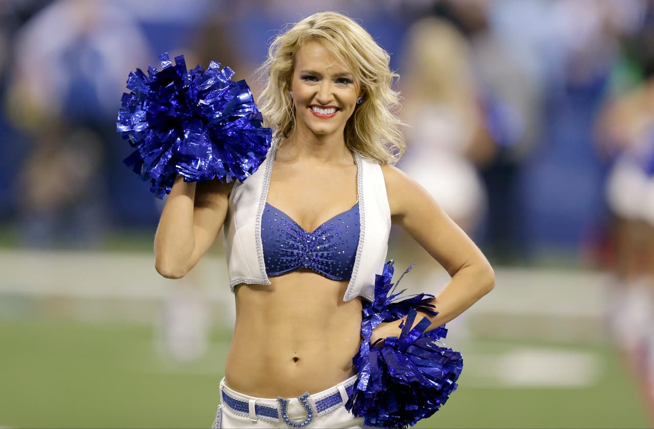 El mariscal de campo titular de los Colts, Andrew Luck, no jugó por una conmoción cerebral, y su ausencia se notó al cortar la racha ganadora de Indy de la temporada quedando en dos partidos.