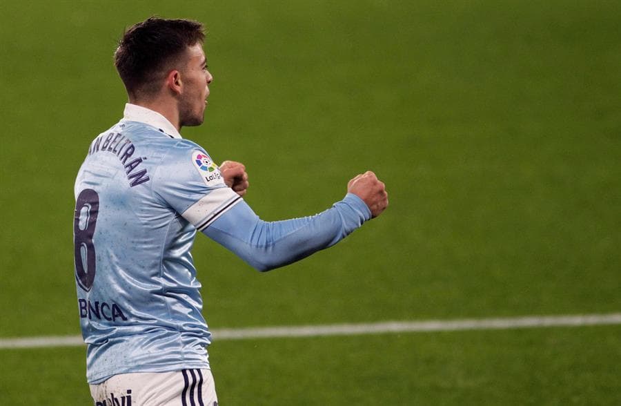 Celta de Vigo no tiene piedad y golea a Cádiz 4-0. Nolito abrió el marcador al minuto 6, seguido de Iago Aspas y Fran Beltrán. La cereza en el pastel fue de Brais Mendes y así fue cómo se llevaron los tres puntos en la Jornada 13 de LaLiga.