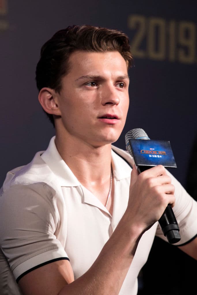 Ahora, Holland interpreta a Billy Milligan, un criminal en la nueva serie de Apple TV+ llamada ‘The Crowded Room’.