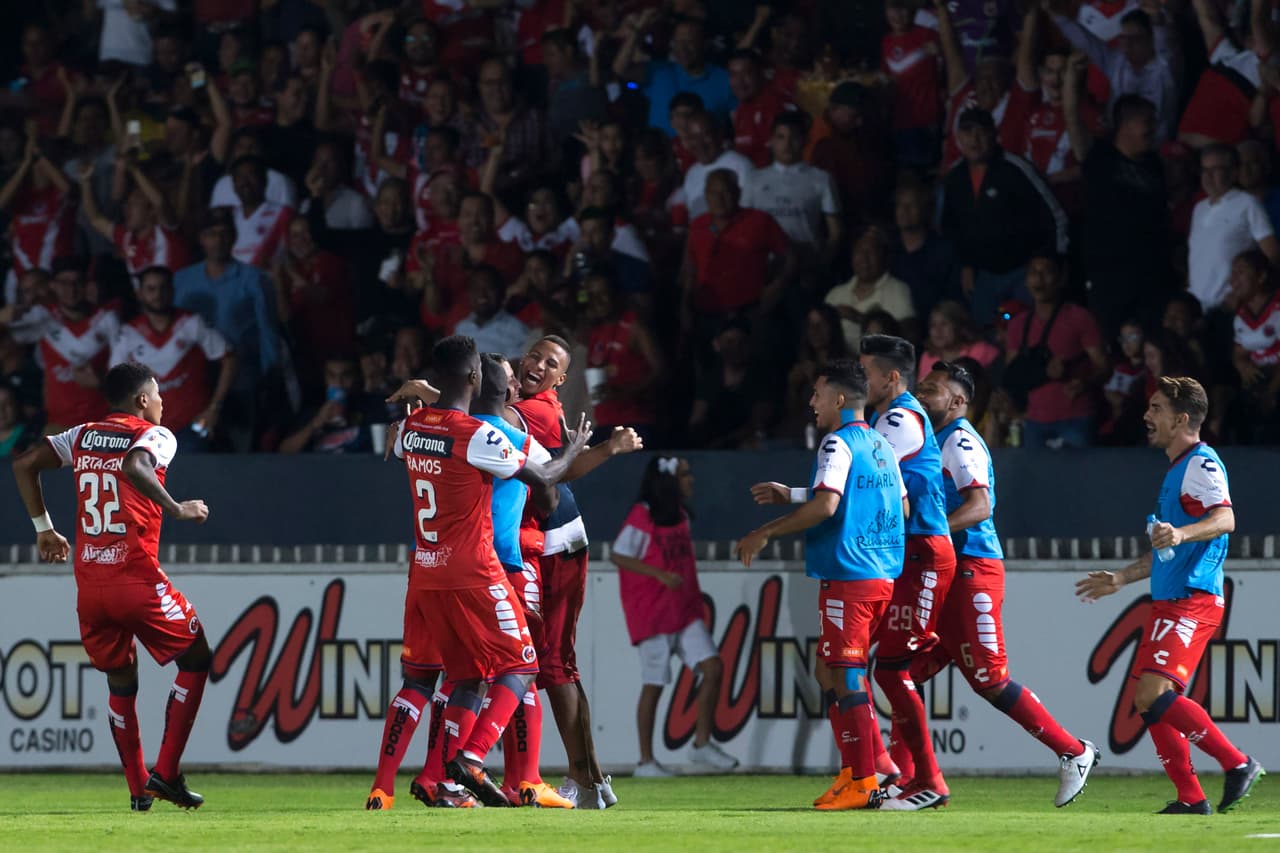 La alegría era grande, ya que con el gol los de Veracruz estaban ganando apenas su tercer partido en el semestre.