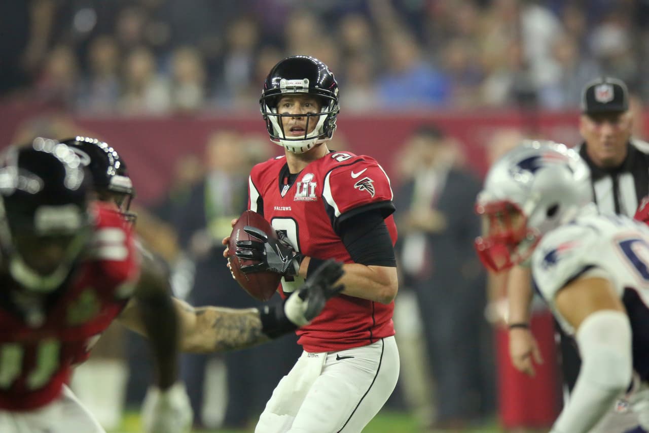 <b>El día más doloroso</b>
<br>Justo cuando parecía que Matt Ryan era capaz de levantar su primer Super Bowl, los New England Patriots frustaron su sueño con la remontada más grande en la histooria de un juego por el Vince Lombardi tras vencerlo 34-28.