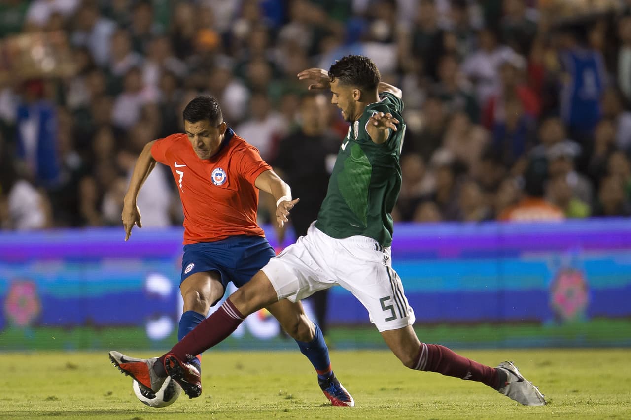 Diego Reyes debutó con América en 2010 y su paso lo dejó campeón en 2013, antes de emigrar al Porto, donde jugó con el Porto B.