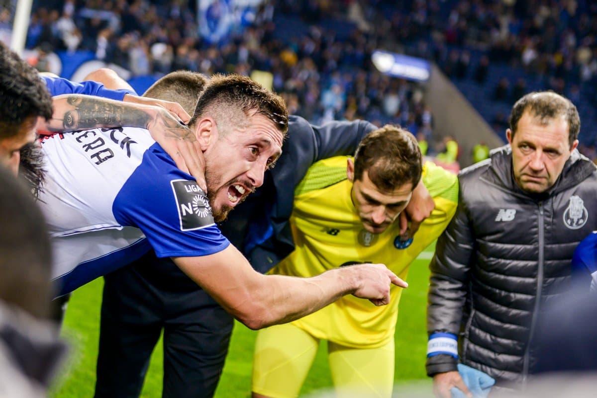 Tecatito Corona todo el partido y Héctor Herrera (izquierda) desde el minuto 41, actuaron con el Porto en la goleada 4-1 sobre Portimonense en casa.
