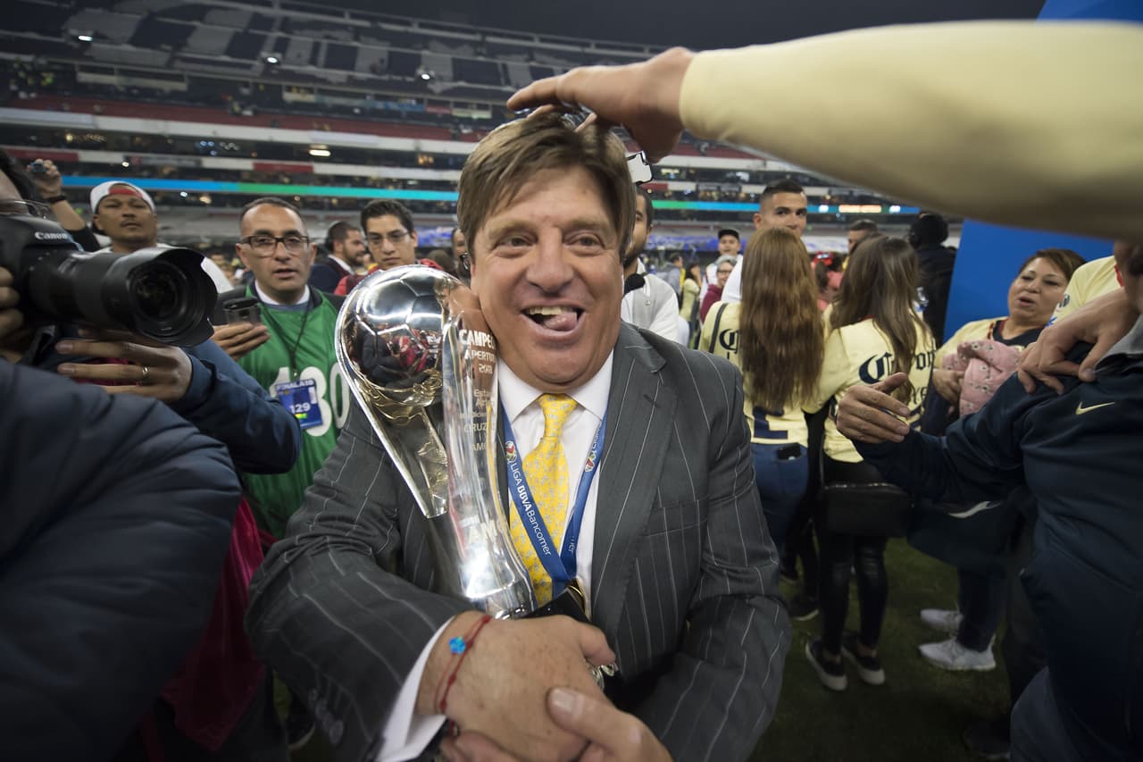 1) Apertura 2018: Miguel Herrera (México) se coronó con las Águilas del América.