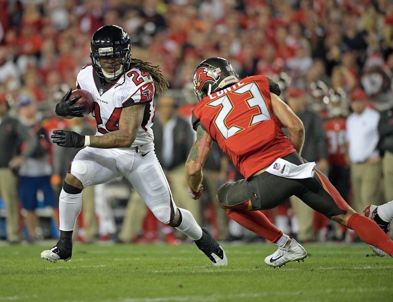 Atlanta batalla para vencer a Tampa pero sigue firme camino a los playoffs