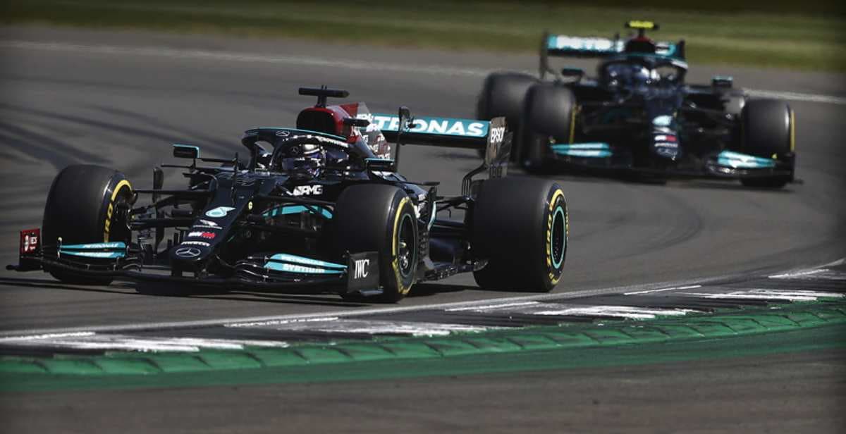 Lewis Hamilton gana entre la polémica el GP de Inglaterra