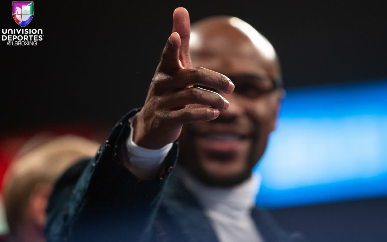 Manny Pacquiao se llevó la decisión unánime de los jueces con puntaje de 17-111, 116-112 x2. De esta forma retuvo su título mundial wélter de la AMB.