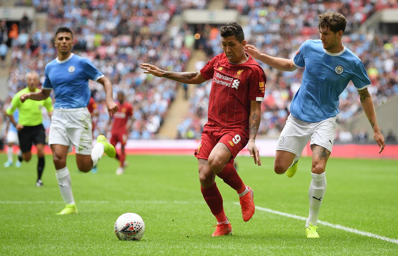 Guardiola apostó por John Stones como defensa central en el Manchester City.