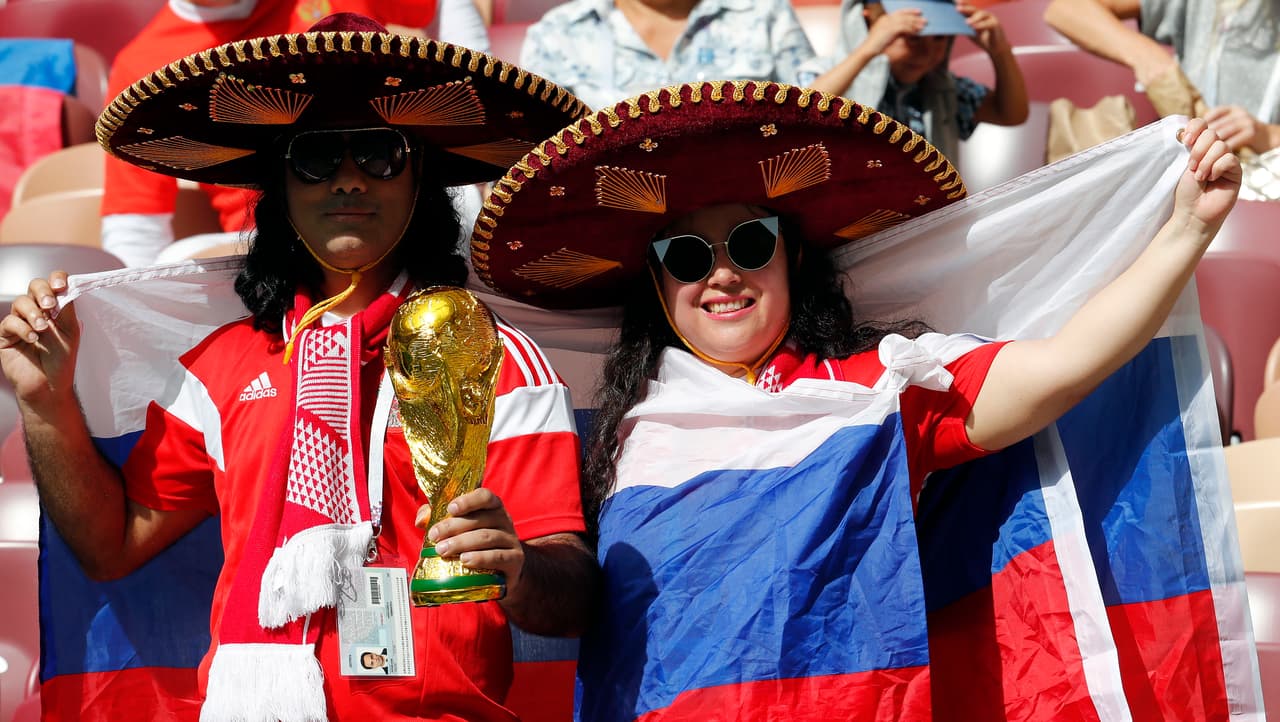 Los fanáticos del duelo entre Rusia y España viven una jornada especial en Moscú y en el estadio de Luzhniki en medio del partido de octavos de final del Mundial de Rusia 2018.