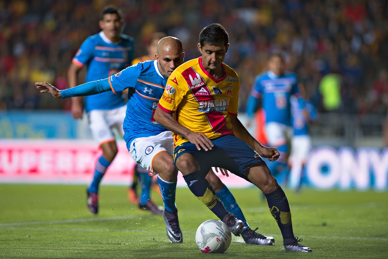 Ignacio González del Morelia fue una sorpresa para todos en el duelo ante las Chivas , mantuvo a raya al rebaño y costando solamente 5.1 millones podría reforzar tu línea defensiva.