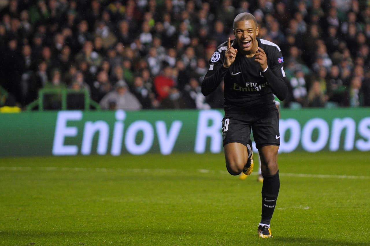 Kylian Mbappé fue galardonado con el premio 'European Golden Boy' 2017, otorgado por el diario italiano 'Tuttosport' al mejor jugador sub-21 del año, tras una carrera corta pero próspera.