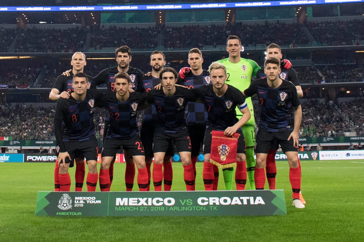 Mientras que los croatas lo hicieron con Kalinic, Pivaric, Vida, Corluka, Vrsaljko, Badelj, Rakitic, Rebic, Kovacic, Pjaca y Kramaric.