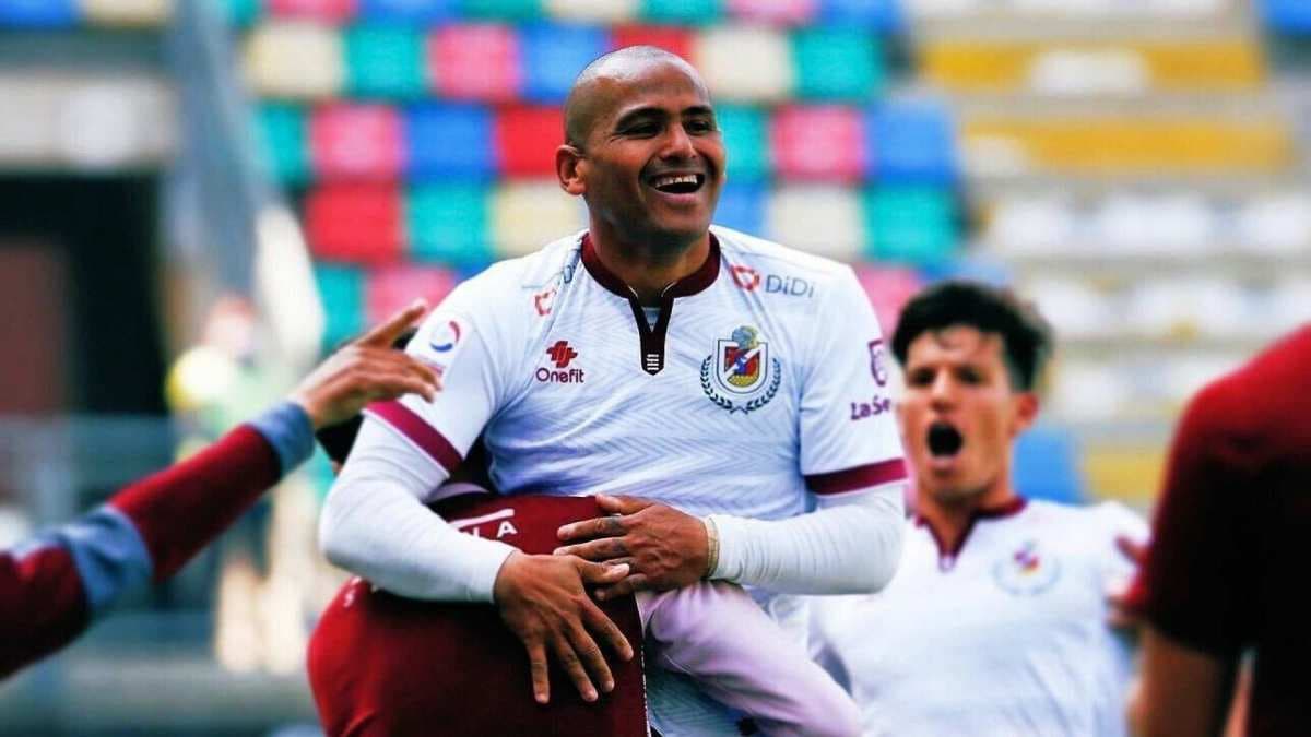Humberto 'el Chupete' Suazo vuelve a marcar 5 años después