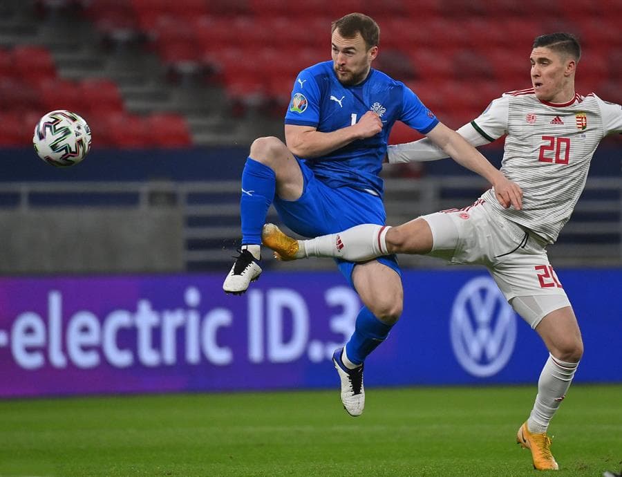 Hungría deja fuera a Islandia con remontada y gol de último minuto y en las eliminatorias de la Euro 2020. Sigurosson abrió el marcador al minuto 11, pero los húngaros igualaron el marcador al 88 con goles de Nego y Szoboszlai y es así cómo consiguen su boleto a la justa europea,